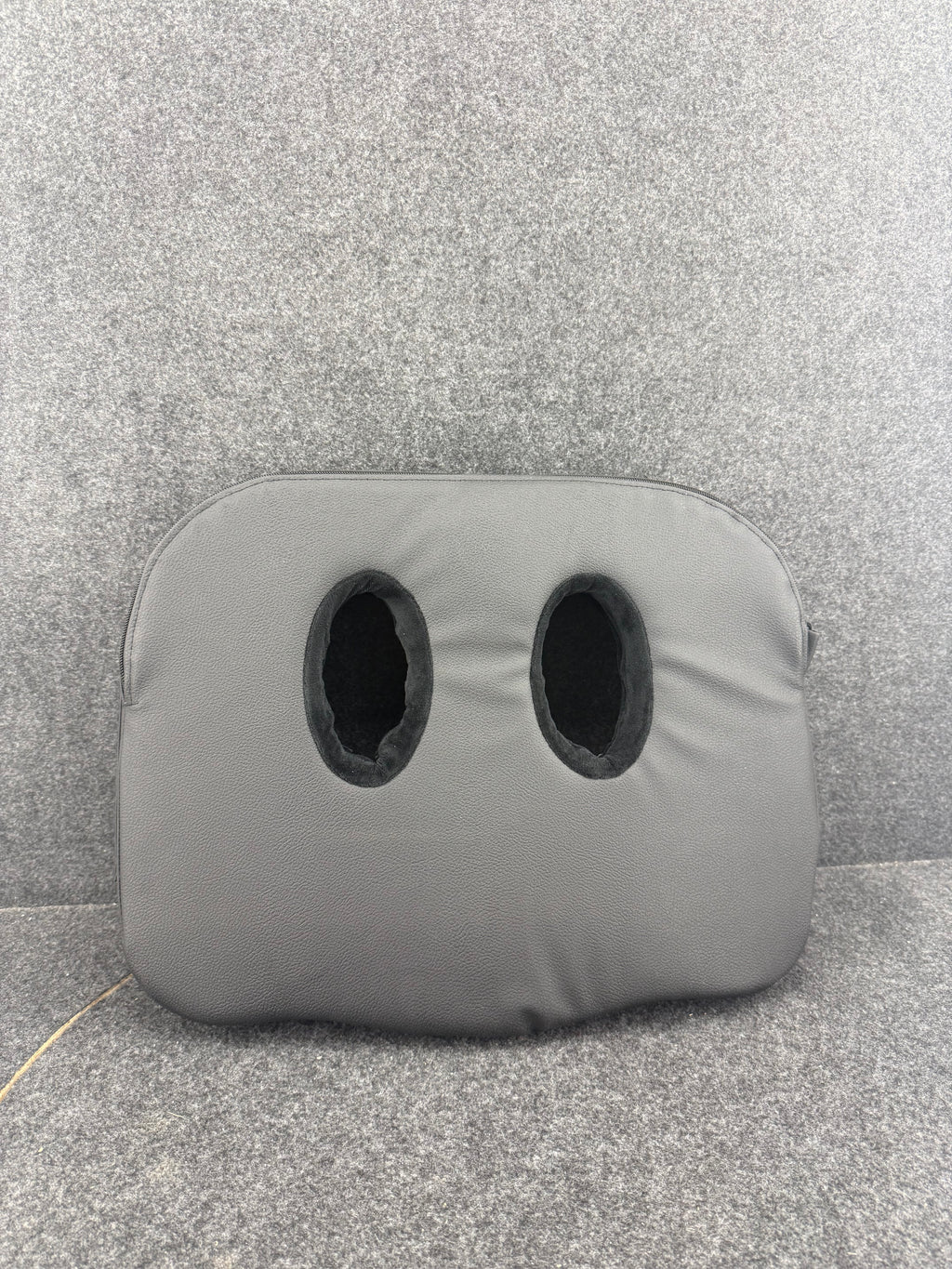 The Socket Seat