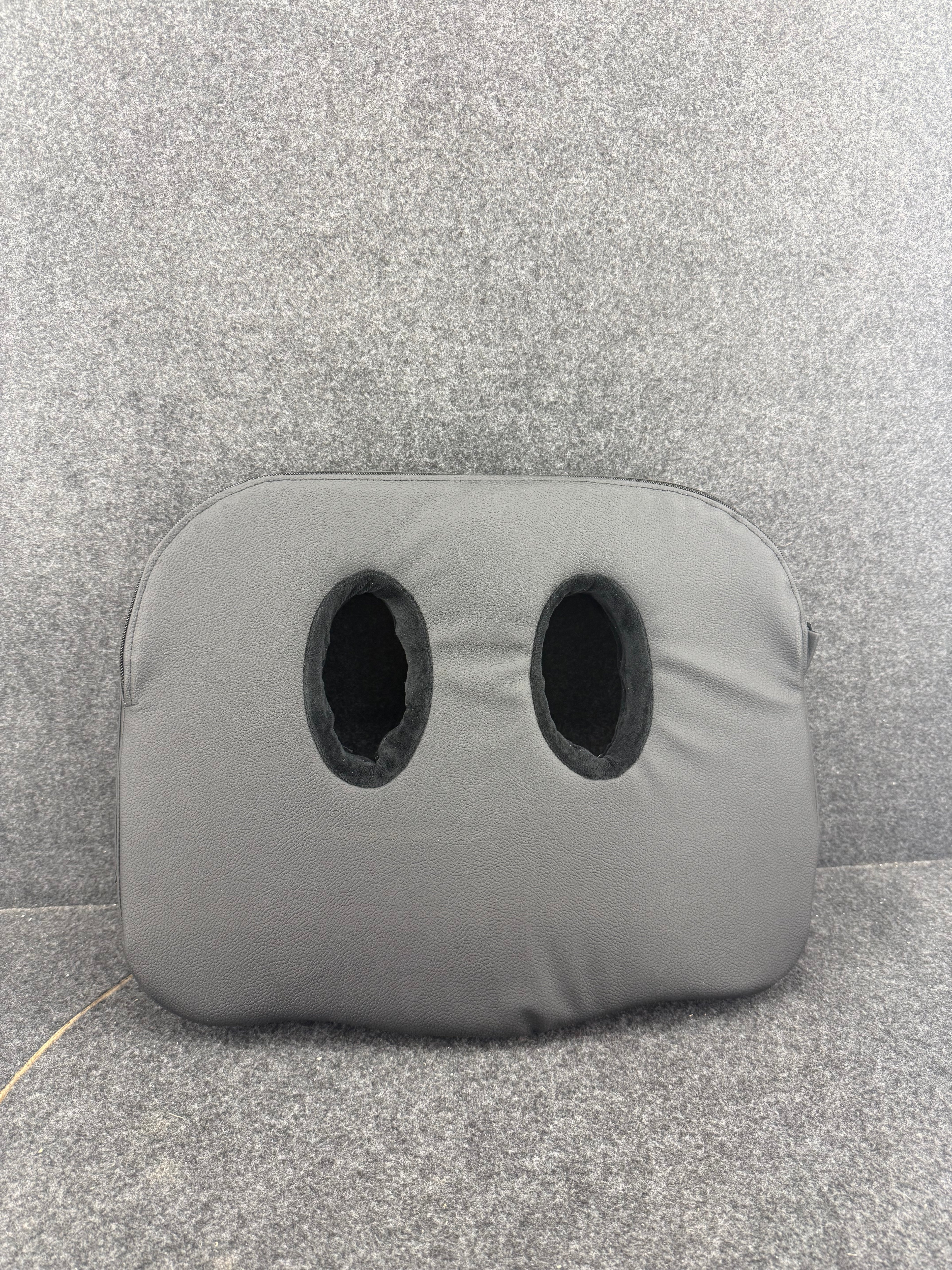 The Socket Seat